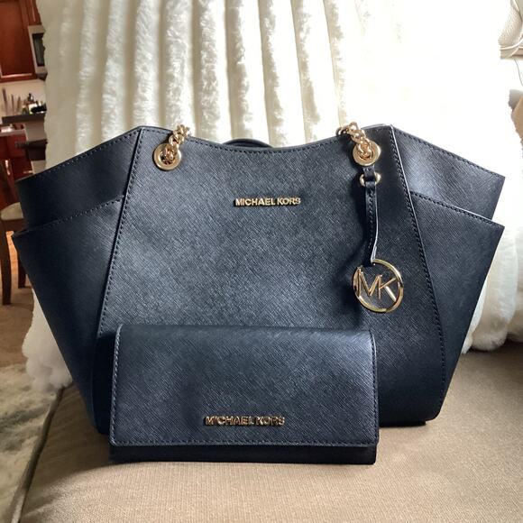 Michael Kors Large Jet Set Chain Tote and Matching Wallet Set Saffiano Leather - Picture 11 of 11